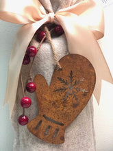 Load image into Gallery viewer, Creamy White Chicken Chili Soup Mix - Metal Mitten Ornament
